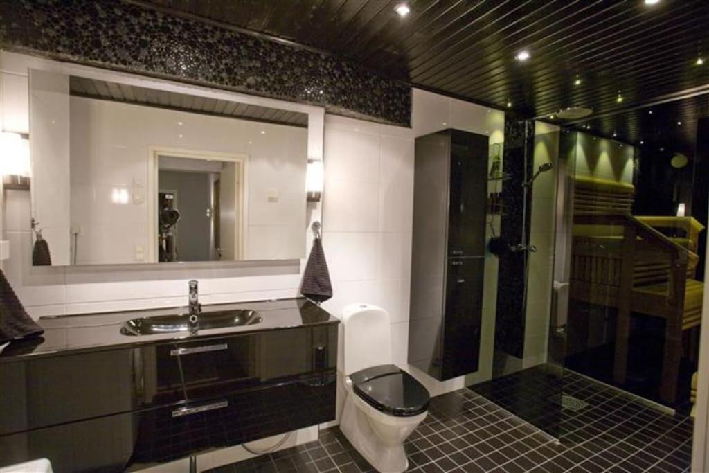 רובניימי Majestic Penthouse With Sauna & High-Speed Wi-Fi And Parking מראה חיצוני תמונה